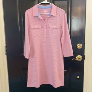 Vineyard Vines pink and blue dress. Medium in size